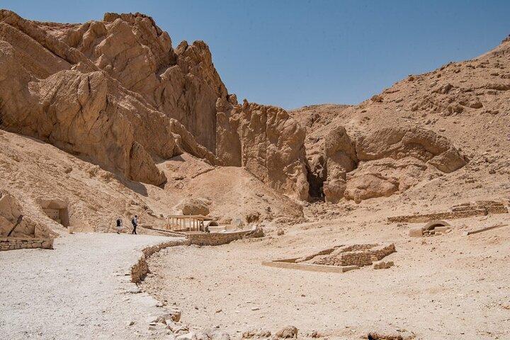 Budget West Bank Tour: Kings Valley, Memnon & Hatshepsut