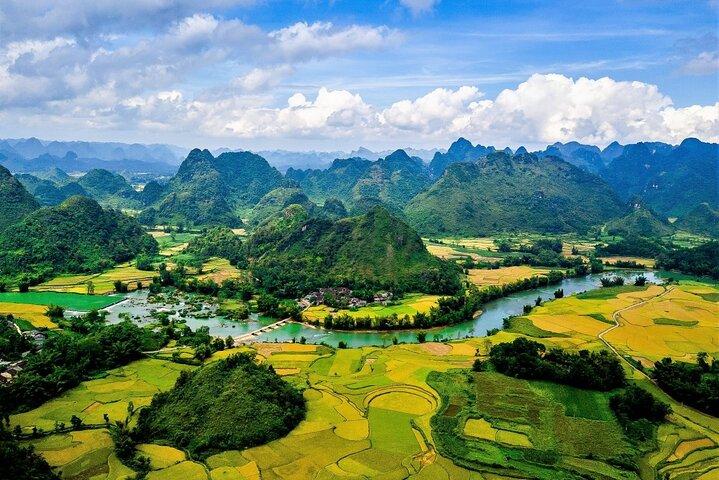 2-Day Ban Gioc Waterfall from Hanoi and return.