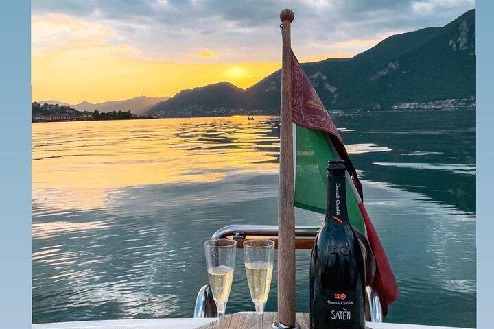 Lake Como : Private cruise with customizable itinerary