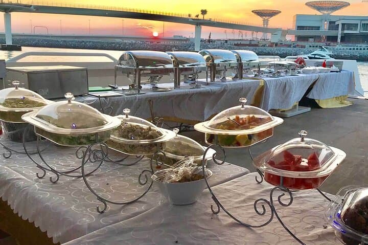 Dubai Lotus Yacht with Dinner Cruise
