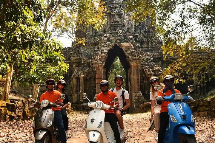 Angkor Wat Sunrise Premium Tour
