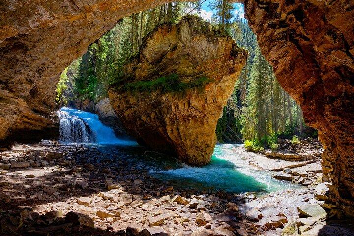 2025 Winner-Lake Louise Moraine Lake Johnston Canyon Banff Town