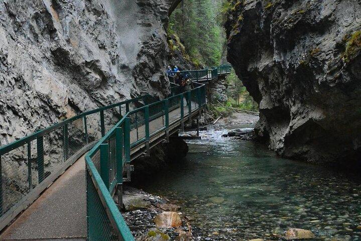 2025 Winner-Lake Louise Moraine Lake Johnston Canyon Banff Town