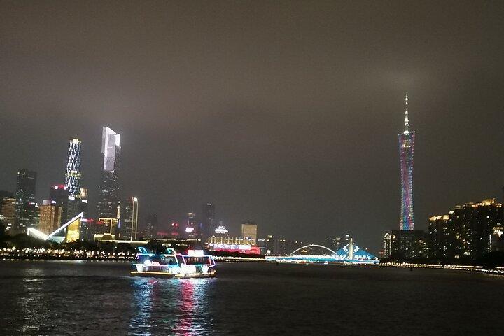 Private Guangzhou Night Tour Pearl River Cruise & Dim-Sum Dinner