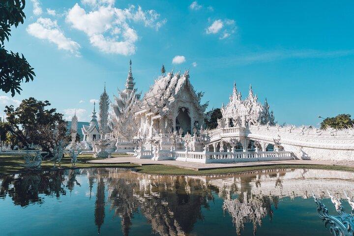Full-Day Chiang Rai Temples Tour from Chiang Mai with Hot Spring