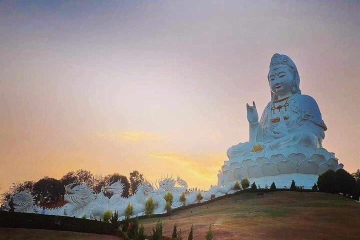 Full-Day Chiang Rai Temples Tour from Chiang Mai with Hot Spring
