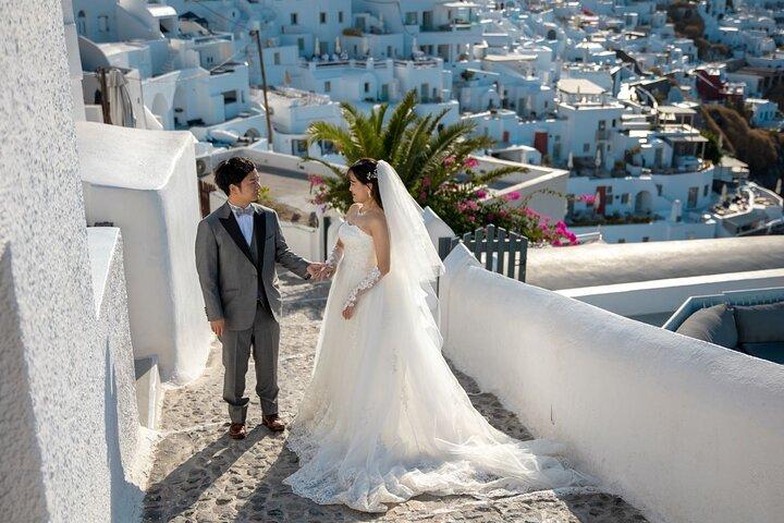 Personalized Private Photoshoot in Fira Santorini