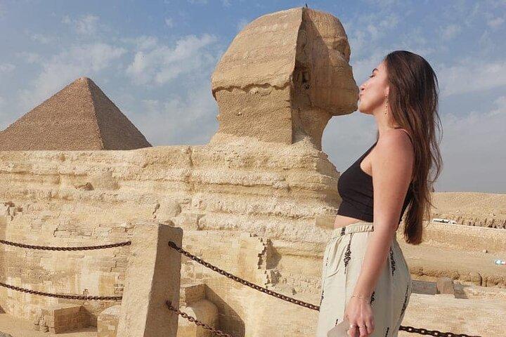 Private Day Tour Giza Pyramids, Sphinx, and Khan el-Khalili Market
