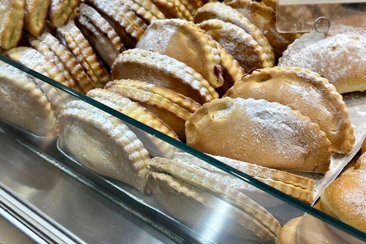 Mamma Mia! Milan Street Food Tasting and City Guided Tour