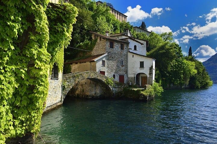 Lake Como: 2 Hours Boat Rent Without License