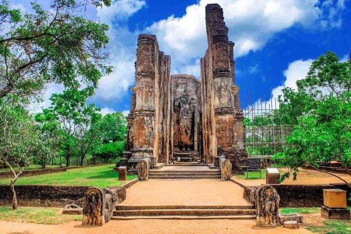 Airport Taxi Transfers from Colombo Airport to Anuradhapura