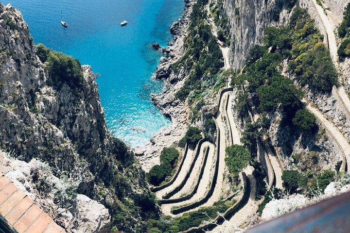 Small Group: Capri Tour with Boat Ride Around The Island