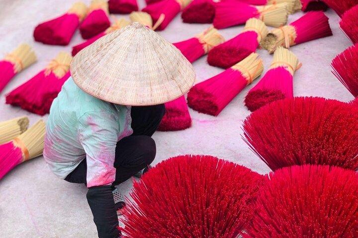 From Hanoi: Incense Village, Conical Hat and HaThai Art Tour