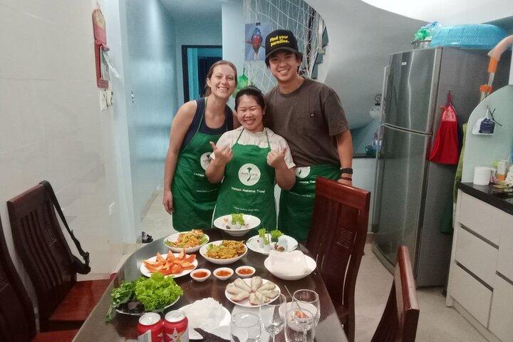 Hanoi Cooking Class- Free Train Street