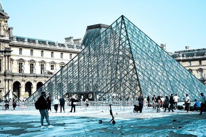 Private day trip: Le Havre to Paris and back, local driver