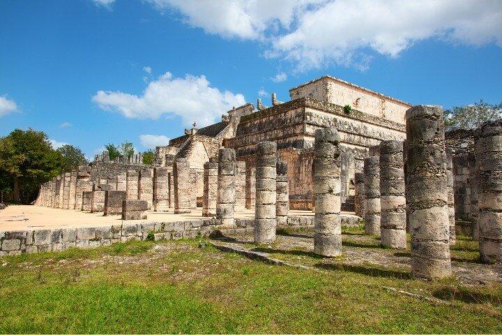 Early morning Chichen Itza Tour: Cenote and Tequila Tasting