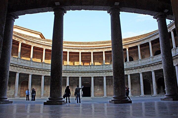 Alhambra tour with Generalife Palace and gardens