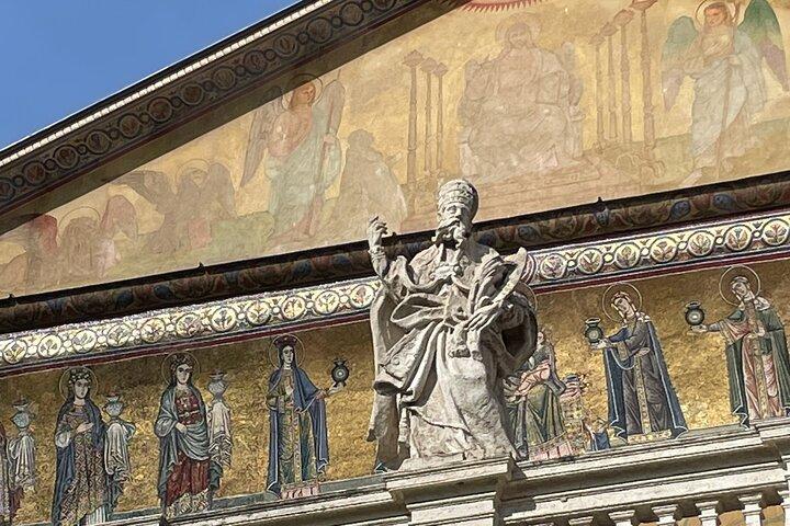 Rome Farnesina Villa and Trastevere Private Walking Tour