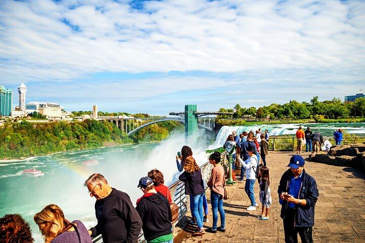 Maid of the Mist & Cave of the Winds Walking Tour