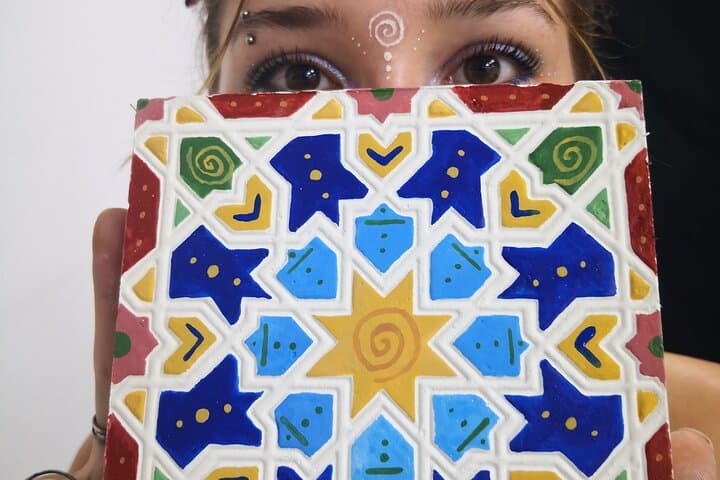 2 hours Craft workshop "The Alhambra with your hands"