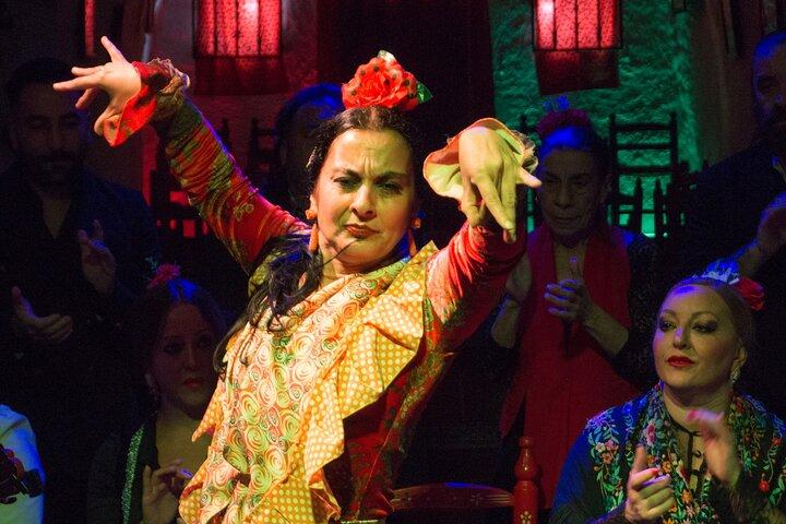 Flamenco show at Cuevas Los Tarantos Sacromonte