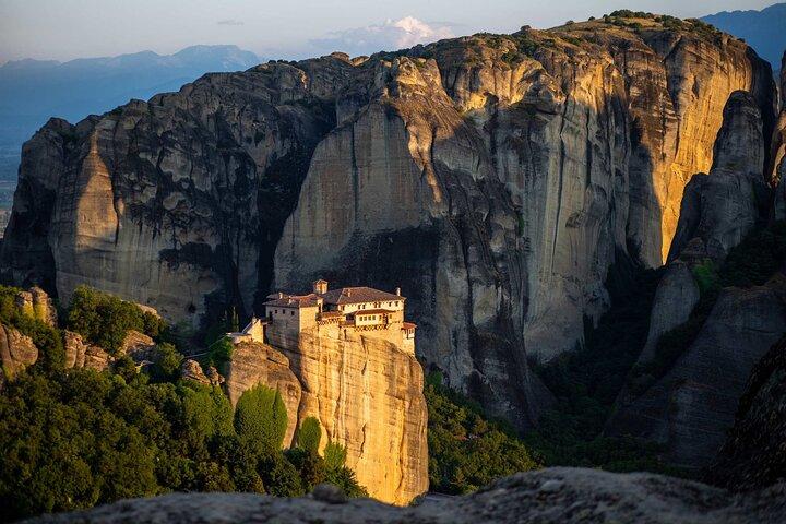 2-Day Guided Tour to Meteora from Athens with Accommodation