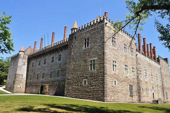 Authentic Braga & Guimarães: Small Historical Group Tour