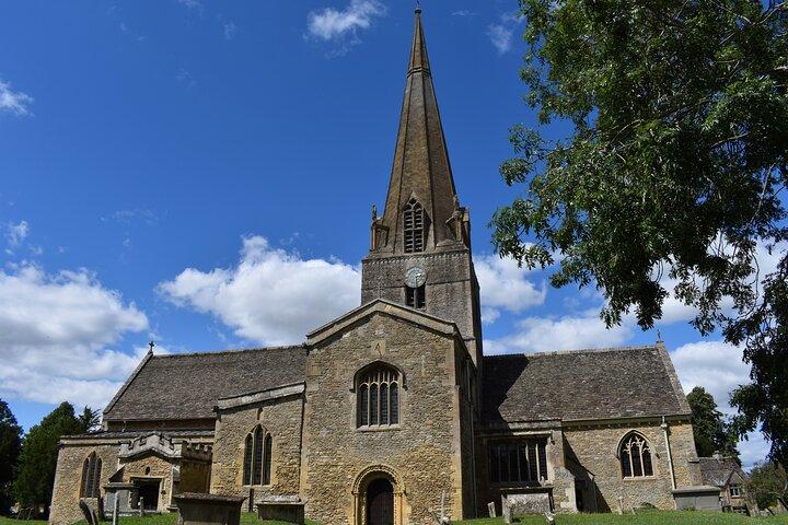 London: Private Downton Abbey Tour By Black Cab With Lunch Stop