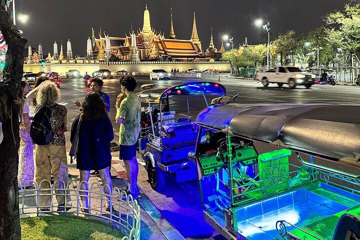 Bangkok Night Tour: Food, Temple & Tuk Tuk