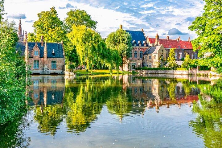 Bruges Shore Excursion and Canal Cruise for First Time Visitors