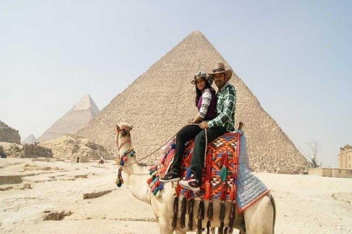 Private Full Day Tour to Giza Pyramids with Pickup and Lunch