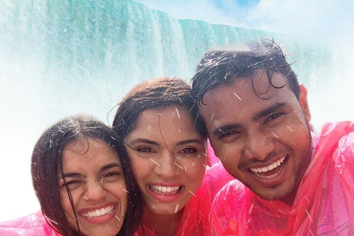 Niagara Falls America and Canada Side Combo Tour With Lunch