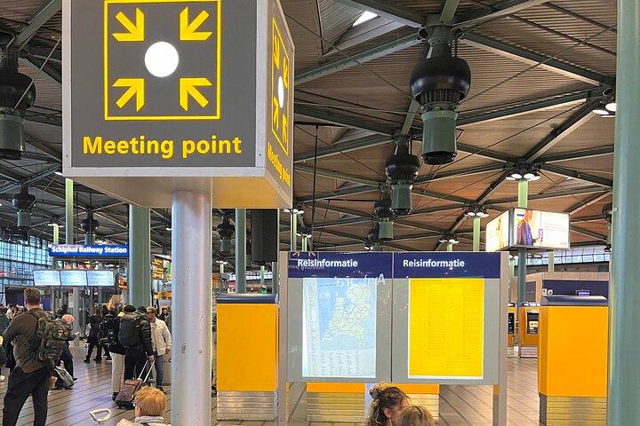 Private departure transfer from Amsterdam to Schiphol Airport (AMS)