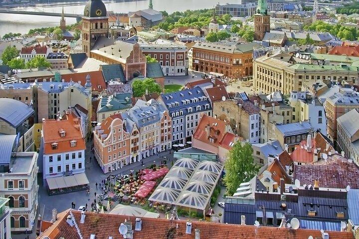 Riga Shore Excursion: Old Town & City Highlights Walking Tour