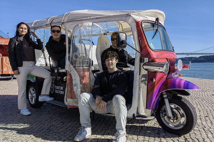 Private Tour Guide in Lisbon with Tuk Tuk