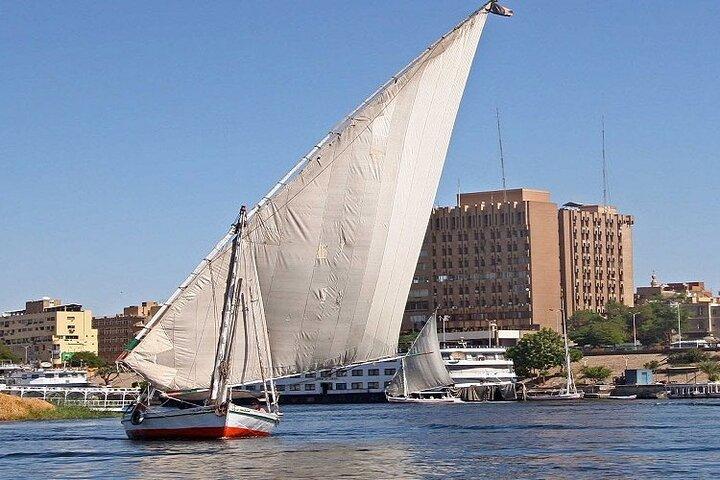 Short Felucca trip on the Nile in Cairo