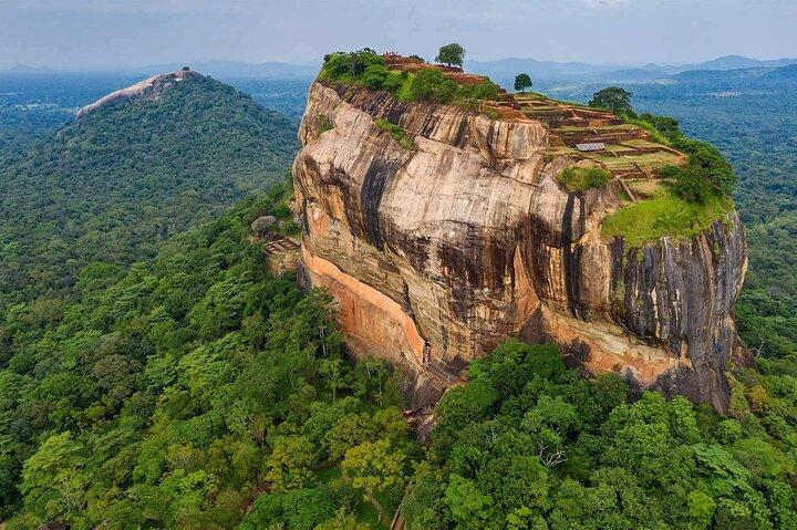 Sigiriya Dambulla Temple and Jeep Safari Tour from Trincomalee
