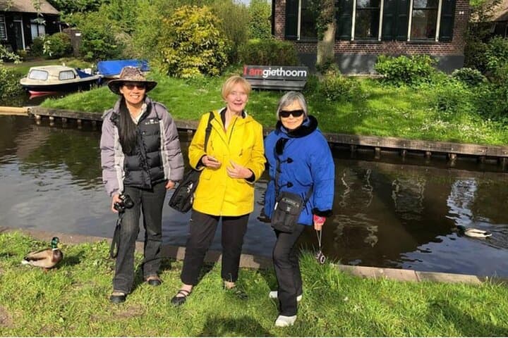 From Amsterdam: Zaanse Schans, Volendam, Giethoorn with Boat Tour