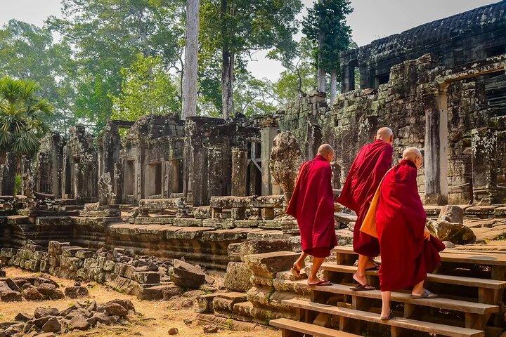Vietnam & Cambodia in 16 Days: Halong Bay, Angkor Wat & more