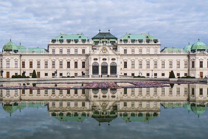 4 hour private tour in Vienna with a car up to 6 pax