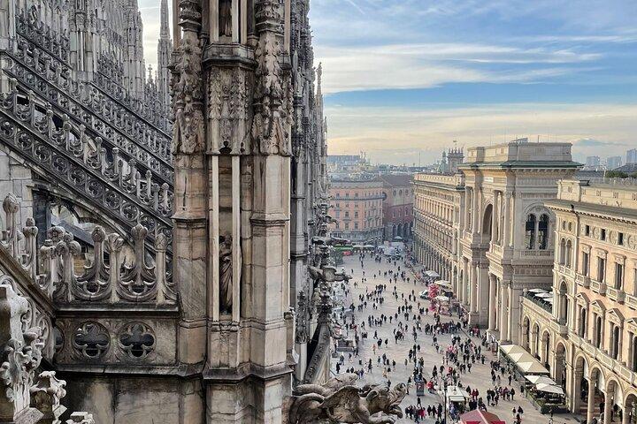 Milan: La Scala Theater and Duomo Rooftops - Semi private tour