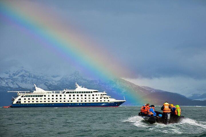 Glacial Cruise: Expedition from Ushuaia to Punta Arenas