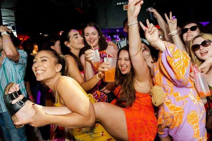 Non-Alcoholic Pubcrawl: 1 hour open bar (soft drinks/mocktails)