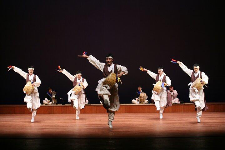 Seoul: "Gugak" Korean Traditional Music Museum&Concert Tour