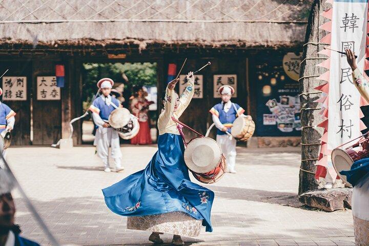 Seoul: "Gugak" Korean Traditional Music Museum&Concert Tour