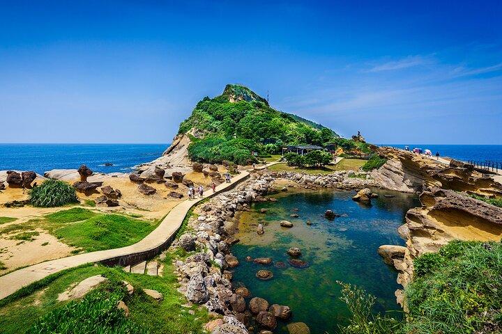 Northern Taiwan Private Adventure: Yehliu, Jiufen, & Pingxi