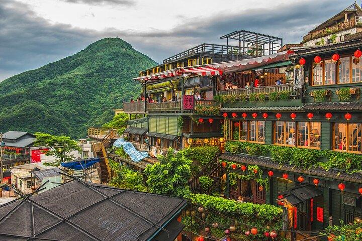 Northern Taiwan Private Adventure: Yehliu, Jiufen, & Pingxi