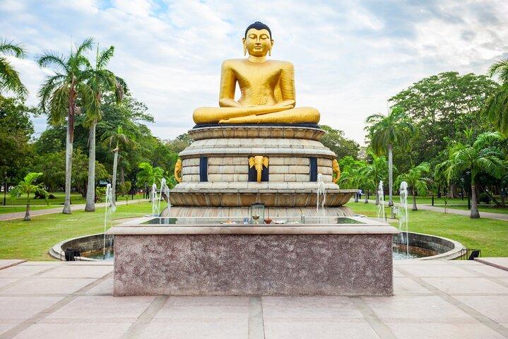 Colombo Self-Guided City Walking Tour & Scavenger Hunt