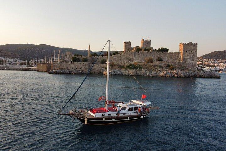 Private Boat Experience in Bodrum Coast with Snorkeling and Coves