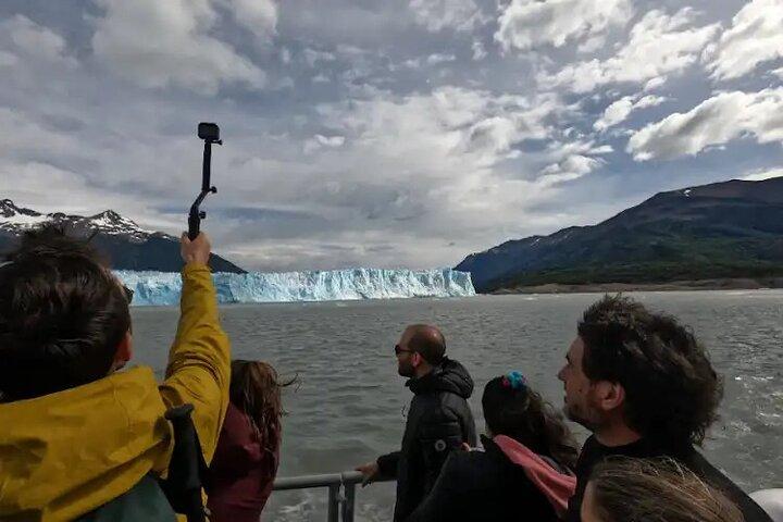 Perito Moreno walkways + Boat Tour (optional) from El Calafate